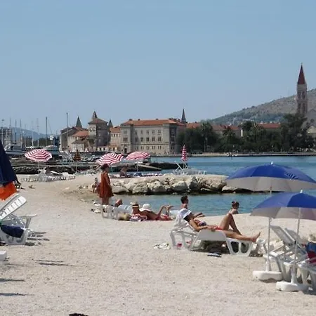 Gostinjska kuća Belas 3*