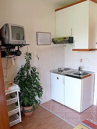 Guest house Belas 3*